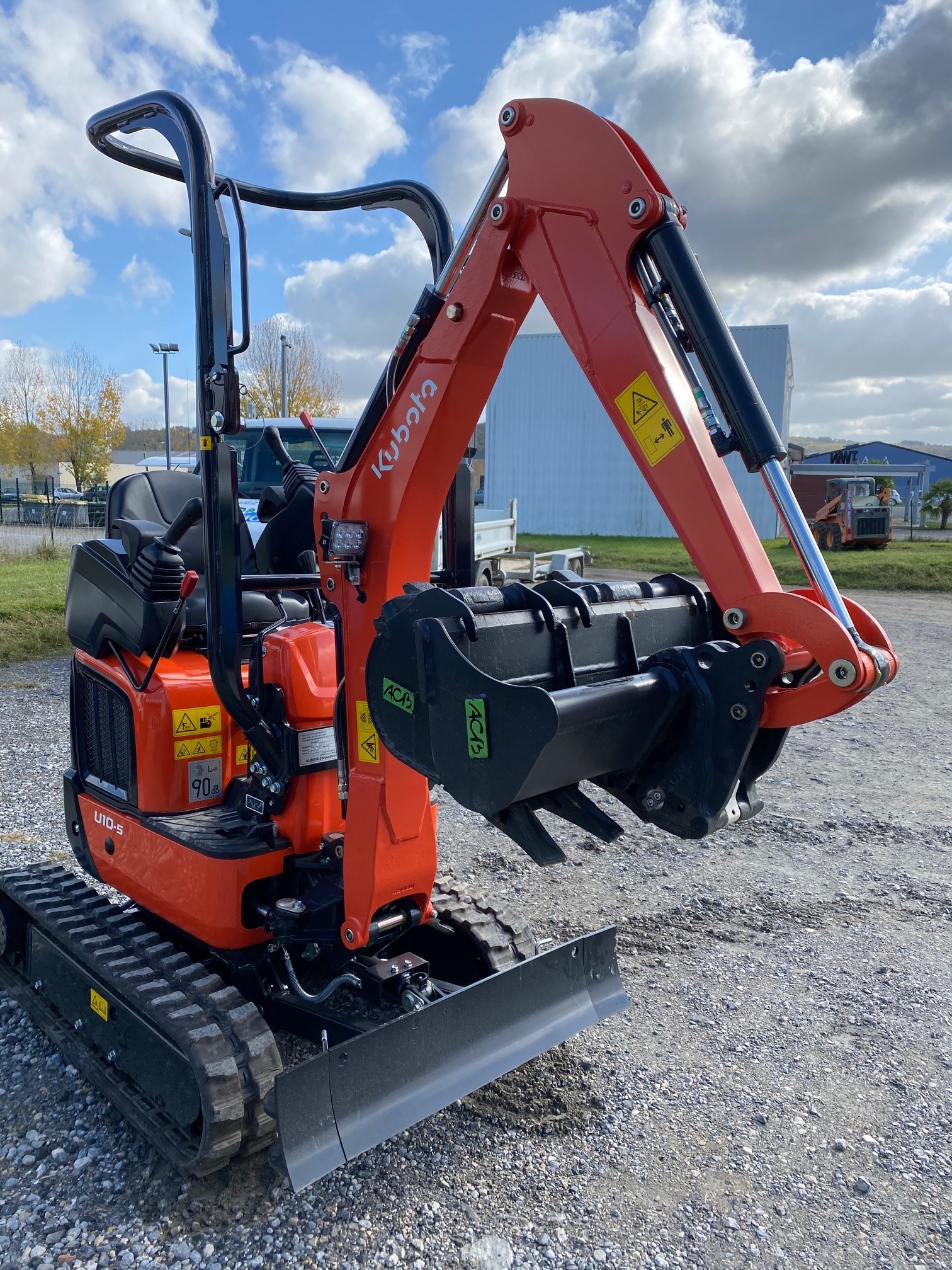 Mini pelle 1 tonne